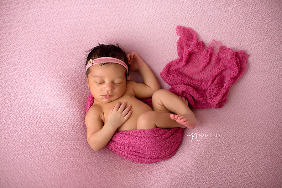 chicago-celebrity-newborn-pictures-05