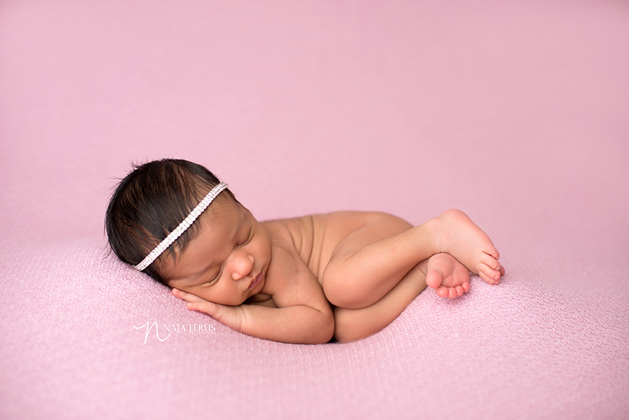 chicago-celebrity-newborn-pictures-06