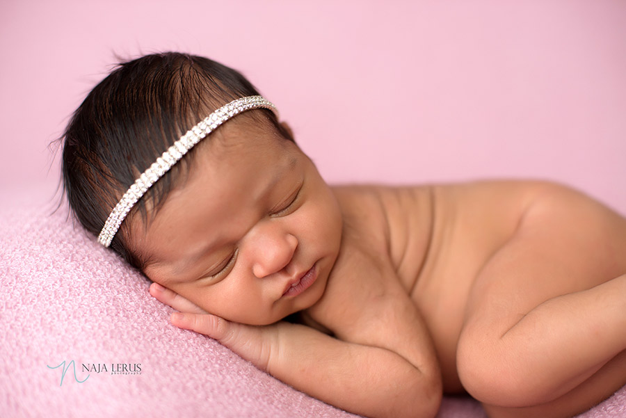 chicago-celebrity-newborn-pictures-08