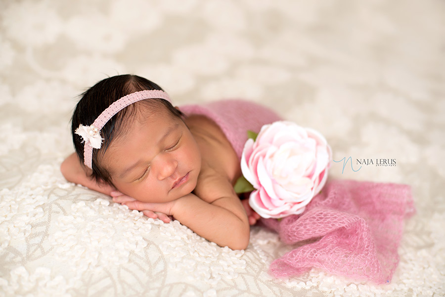 chicago-celebrity-newborn-pictures-10