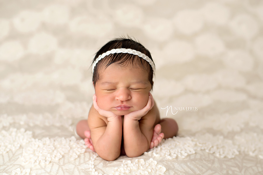 chicago-celebrity-newborn-pictures-15