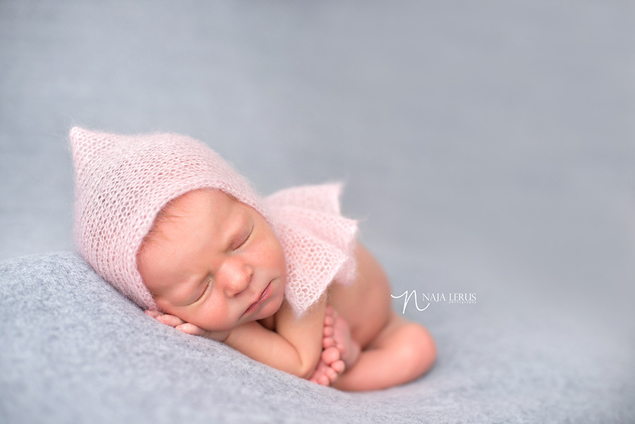 the knitting bitty lace hat for newborns 