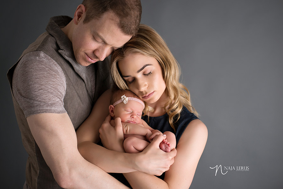 chicago-custom-newborn-pictures-02