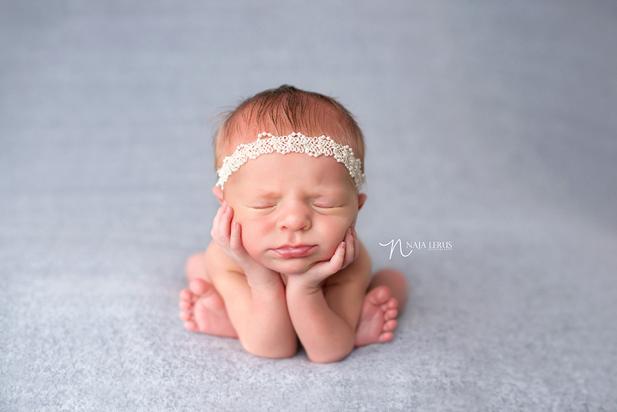 chicago-custom-newborn-pictures-11