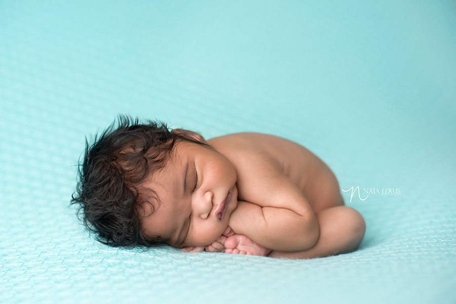 chicago-professional-newborn-pictures-02