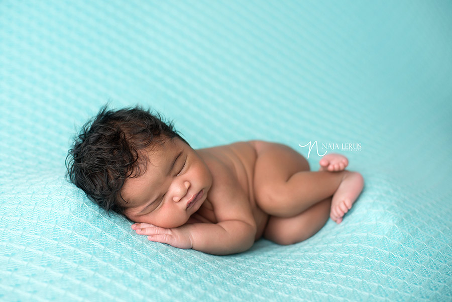 chicago-professional-newborn-pictures-04