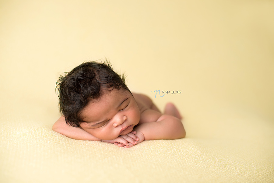 chicago-professional-newborn-pictures-08