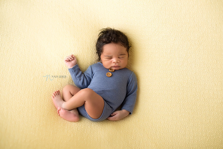 chicago-professional-newborn-pictures-09