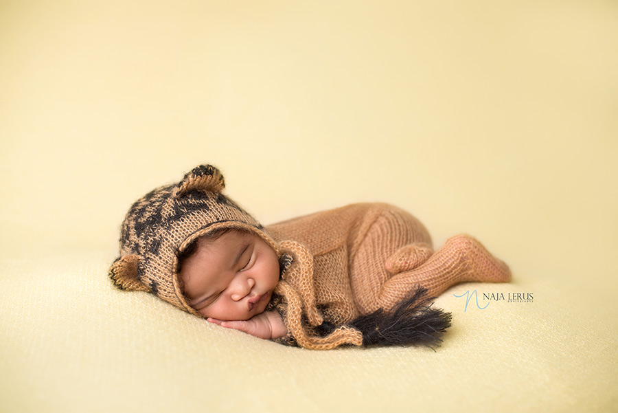 chicago-professional-newborn-pictures-12