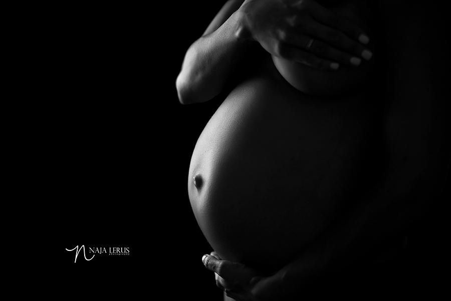 chicago-artistic-maternity-picture-01