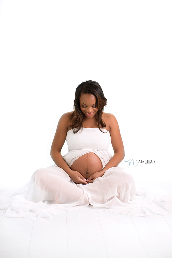 pure white maternity photography chicago IL