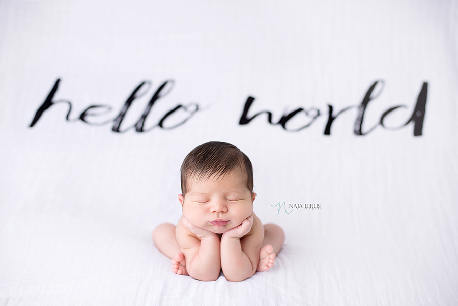 hello world blanket newborn photography chicago IL