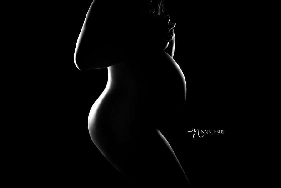 rim lighting maternity fine art maternity chicago IL