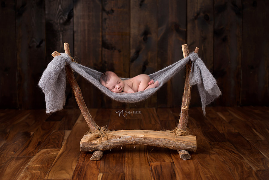 newborn prop hammock for newborn baby photoshoot chicago IL