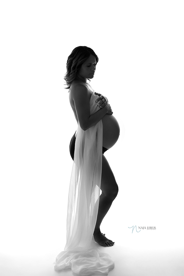 black and white pregnancy photos chicago il