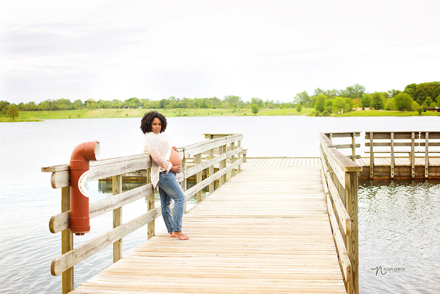 maternity photography on lake deck chicago IL