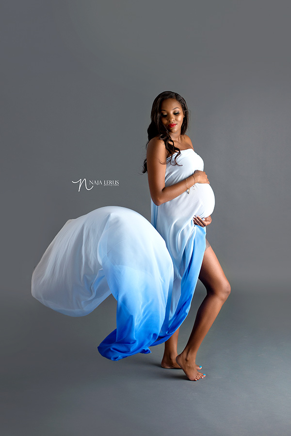 flowy fabric maternity photographer chicago