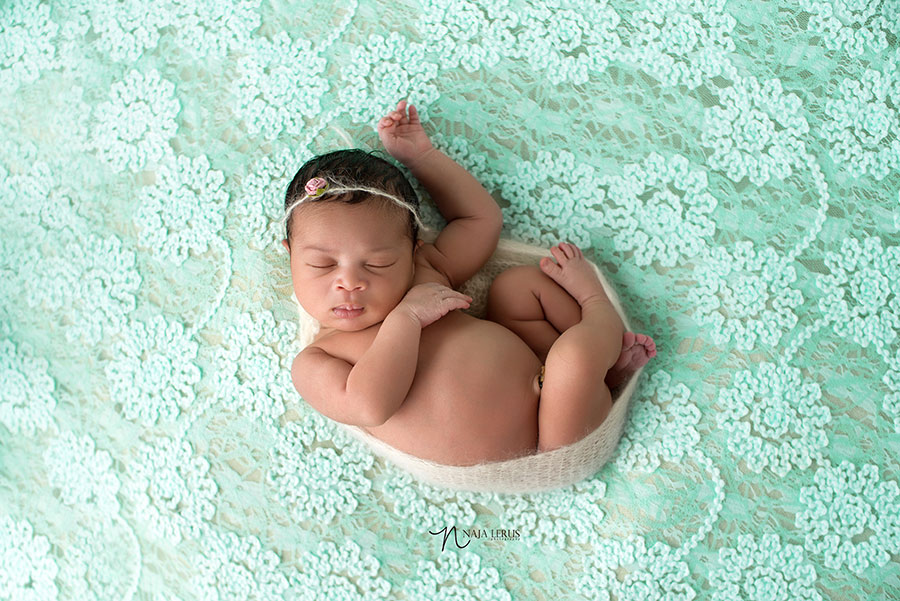 natural posed newborn photographer chicago