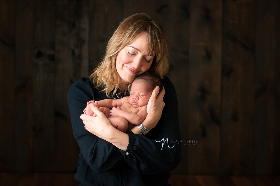 mom baby newborn photography