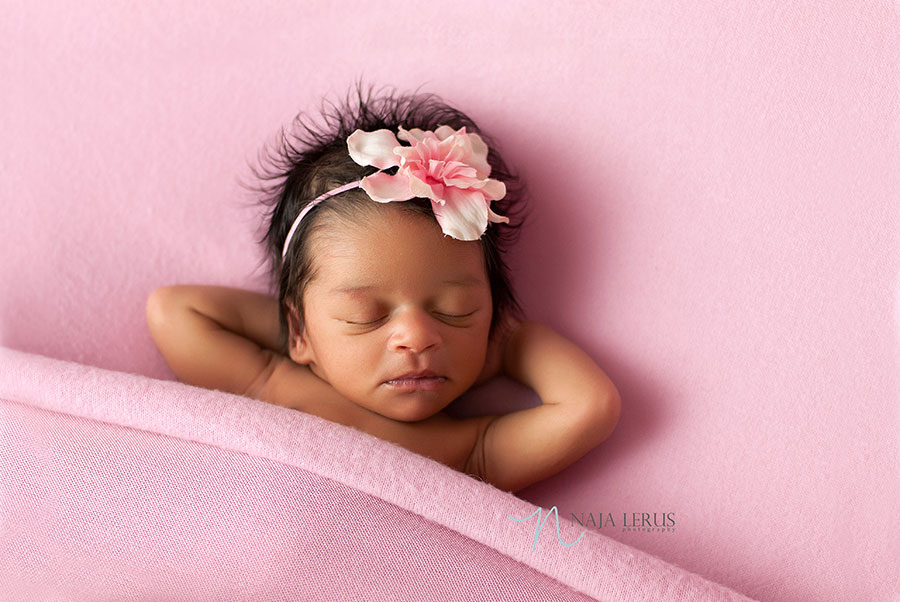 sleepy baby girl newborn chicago pictures photography