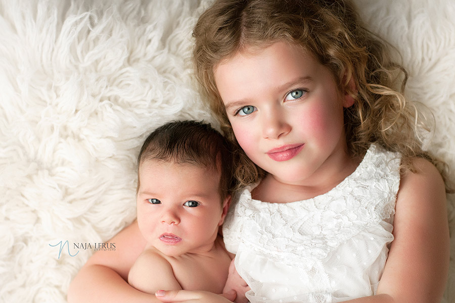 sisters posed photography chicago