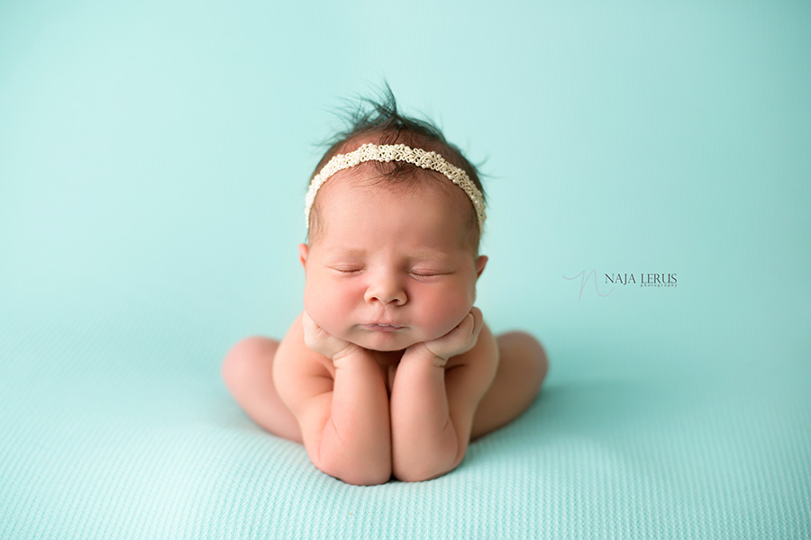 froggy pose position frog newborn photographer chicago