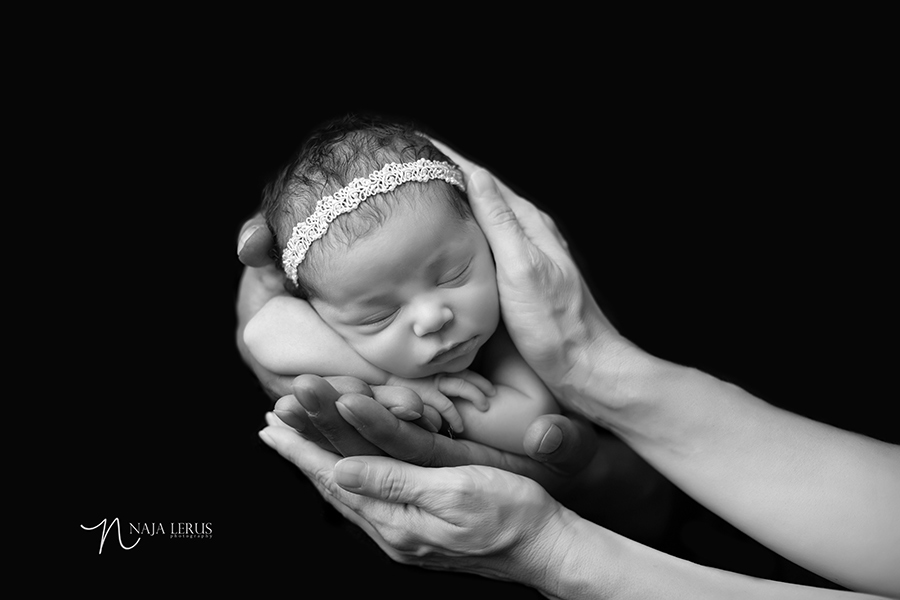 black and white timeless parent shot newborn photography chicago