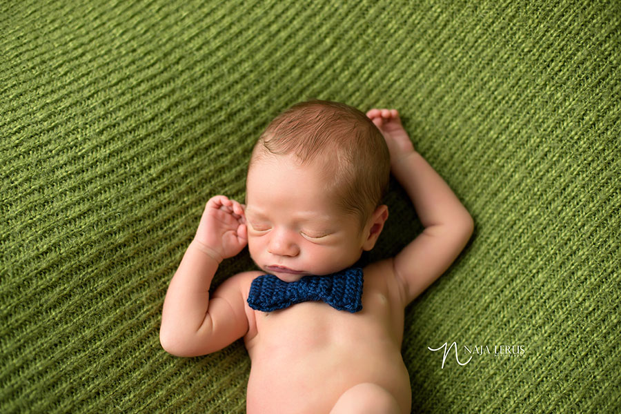 bow tie crochet newborn photographer chicago