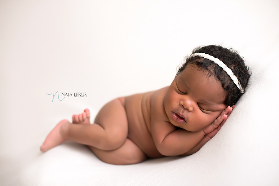 sleepy baby newborn chicago photographer pictures