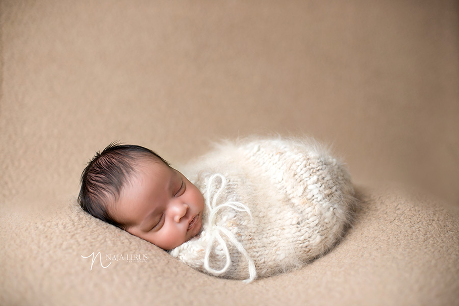 newborn nest kangaroo swaddle sack newborn photographer chicago 