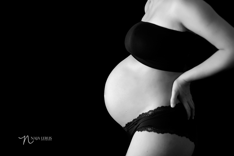 pregnancy pictures chicago black and white profile