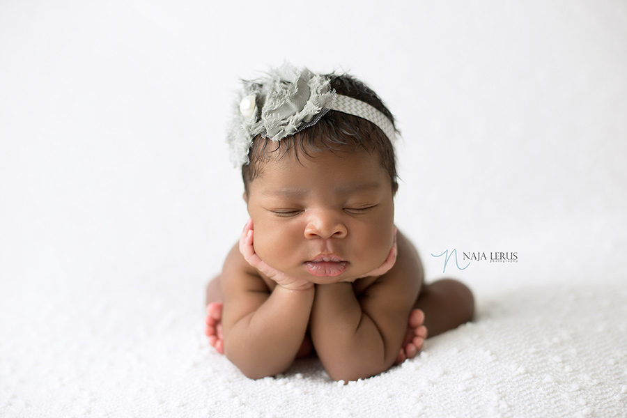 froggy pose newborn photographer chicago