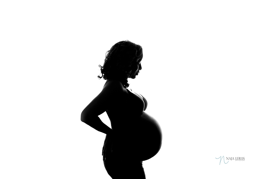 modern black and white maternity photography chicago shadow