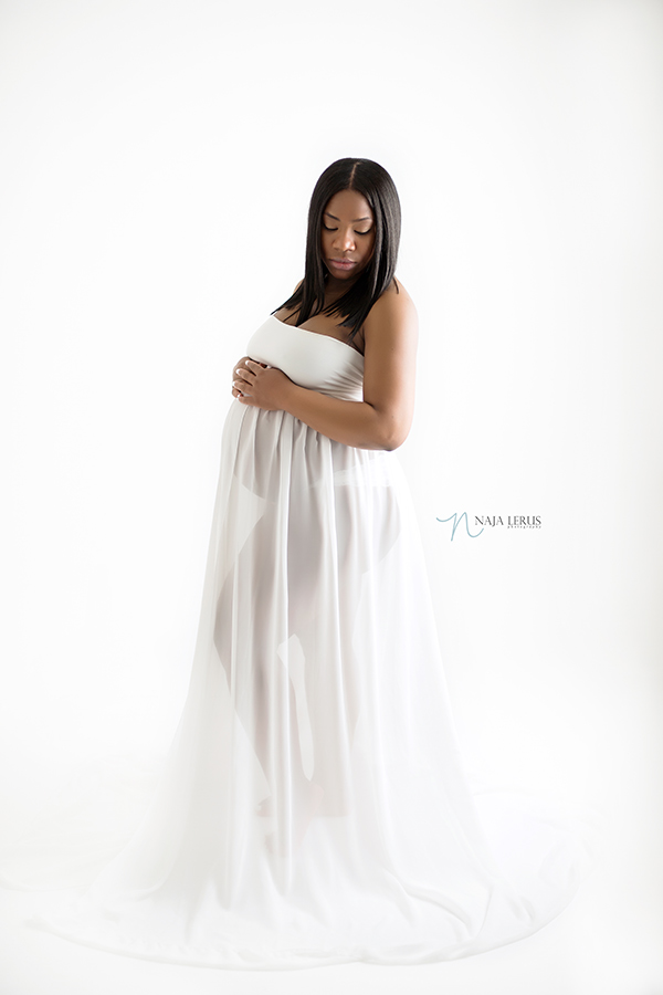 angelic maternity photographer on white chicago