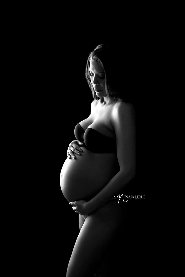 shadow pregnancy maternity photos rim lighting chicago iL