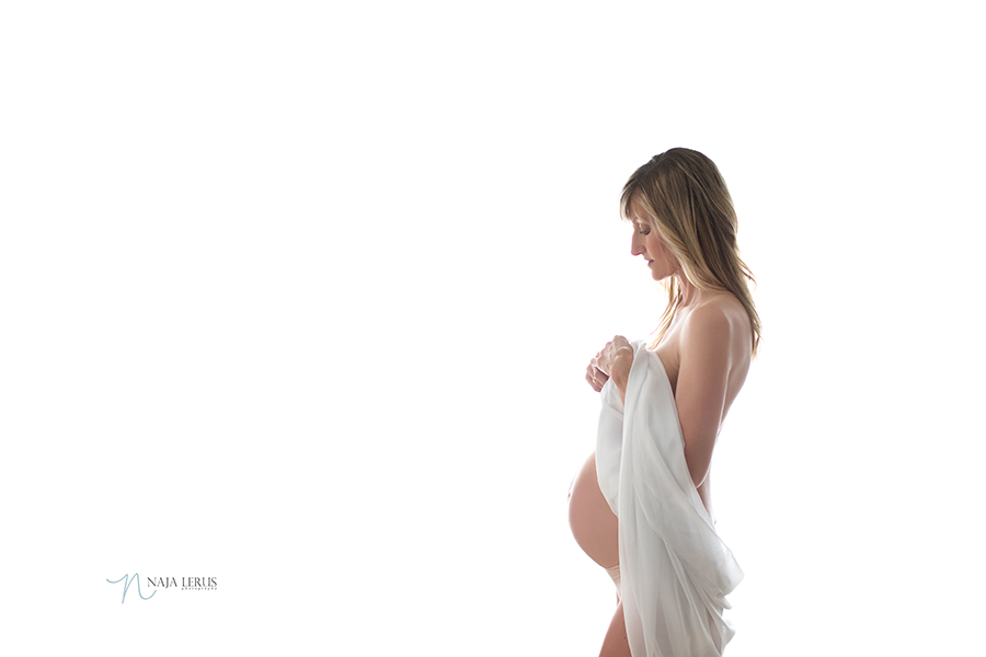 angelic motherhood maternity pictures chicago