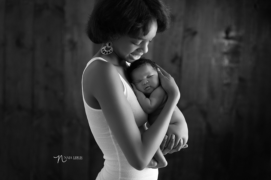 black and white sisters newborn photography chicago