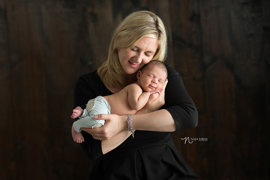 mother baby newborn pictures chicago