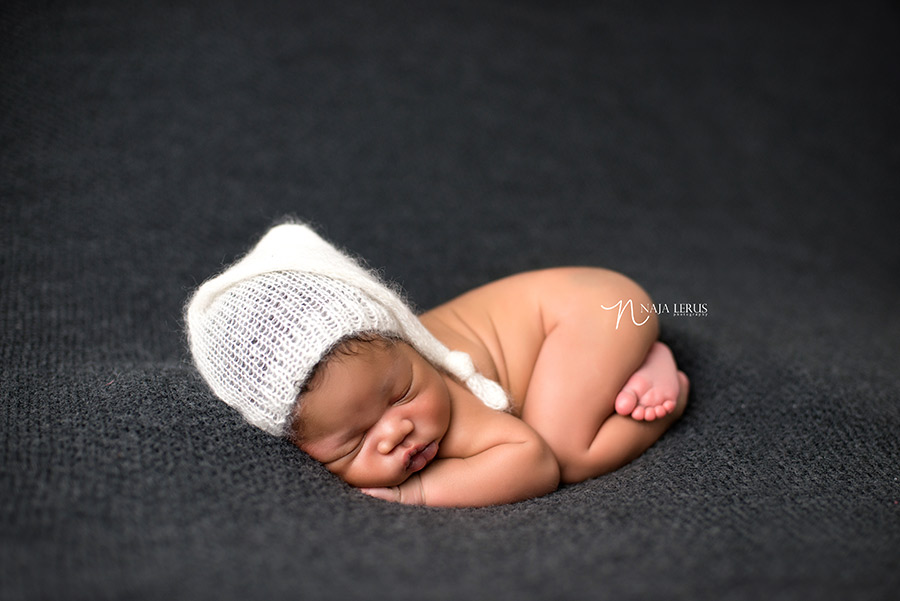 chicago il newborn photography adorable sleepy pose