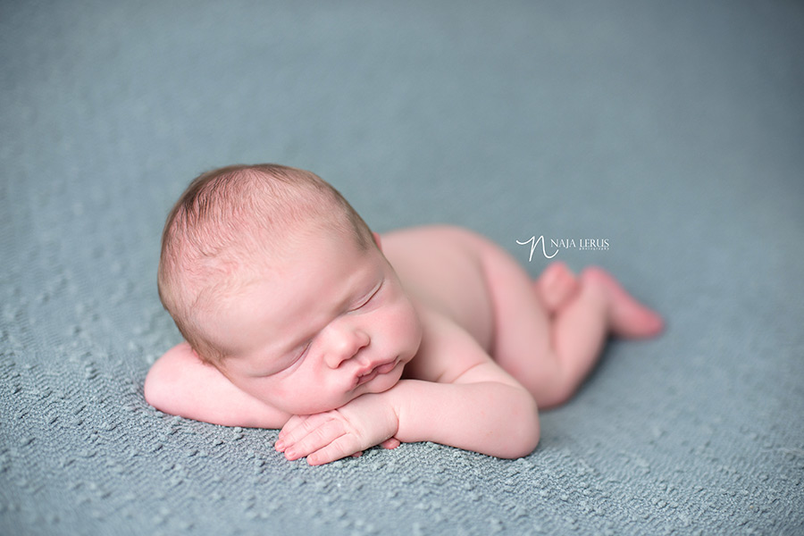 chicago-reporter-newborn-session-17