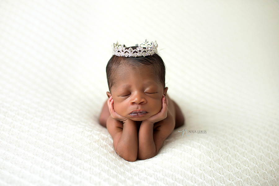 froggy newborn pose chicago IL photography