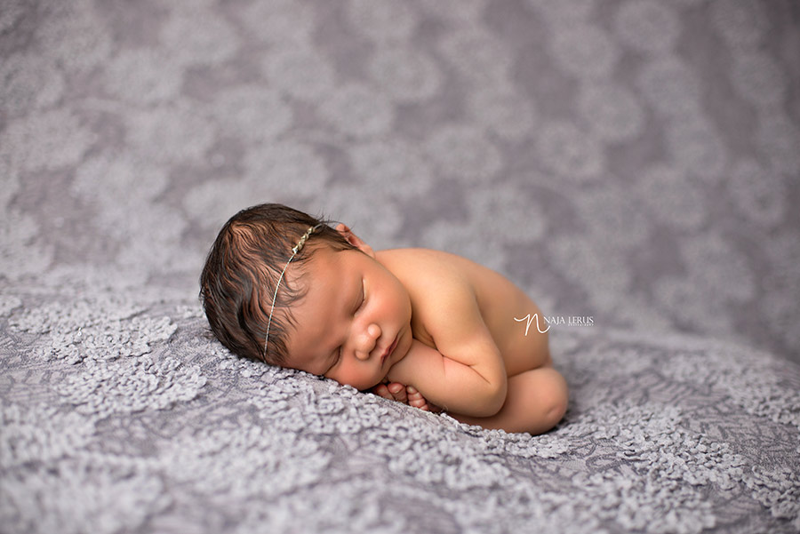 chicago-celebrity-newborn-image-02