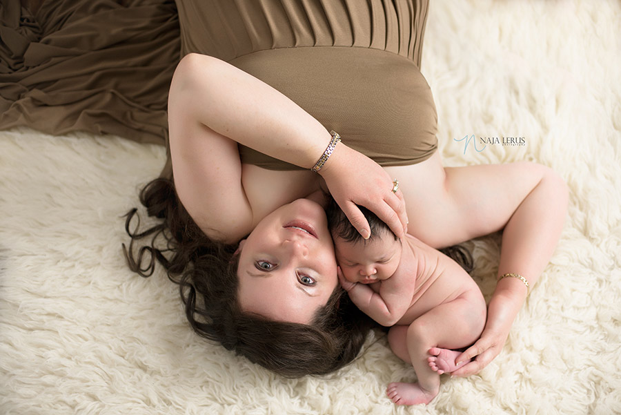 mother newborn photography portrait chicago