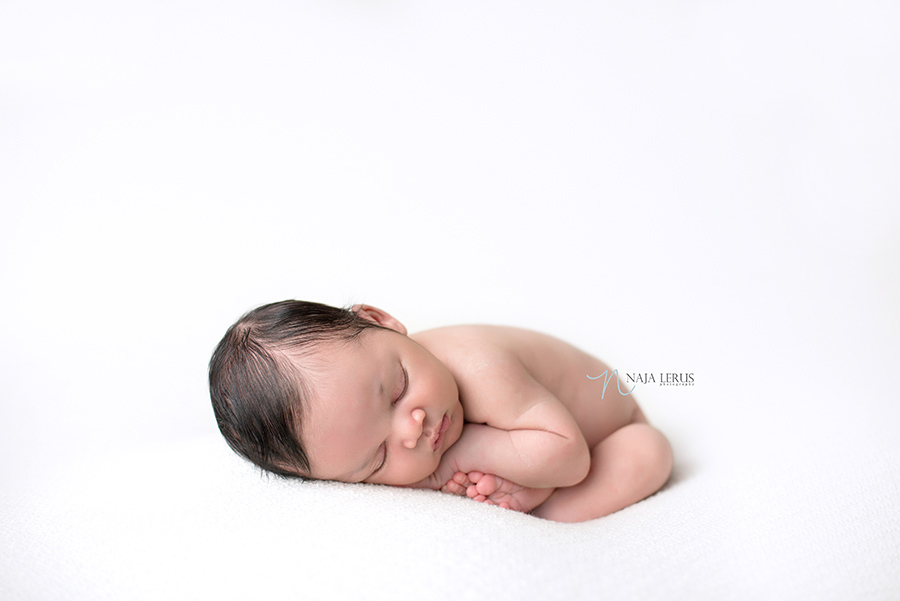 taco pose newborn photography chicago IL