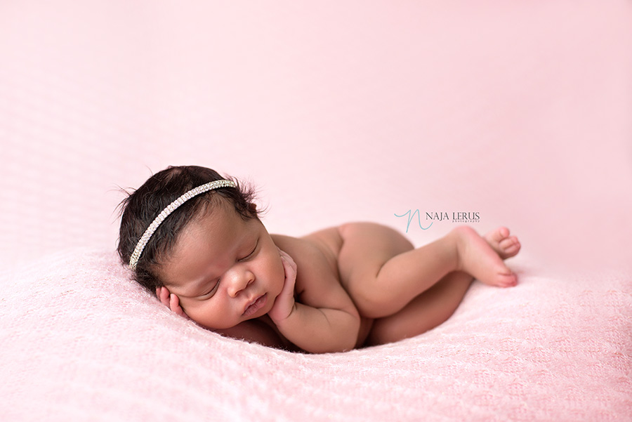 chicago-girl-newborn-photos-03