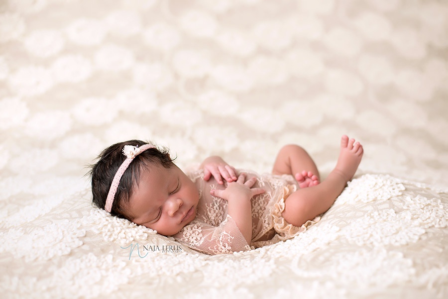 chicago-girl-newborn-photos-07