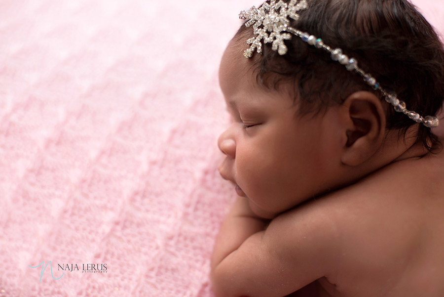 newborn photographer in chicago