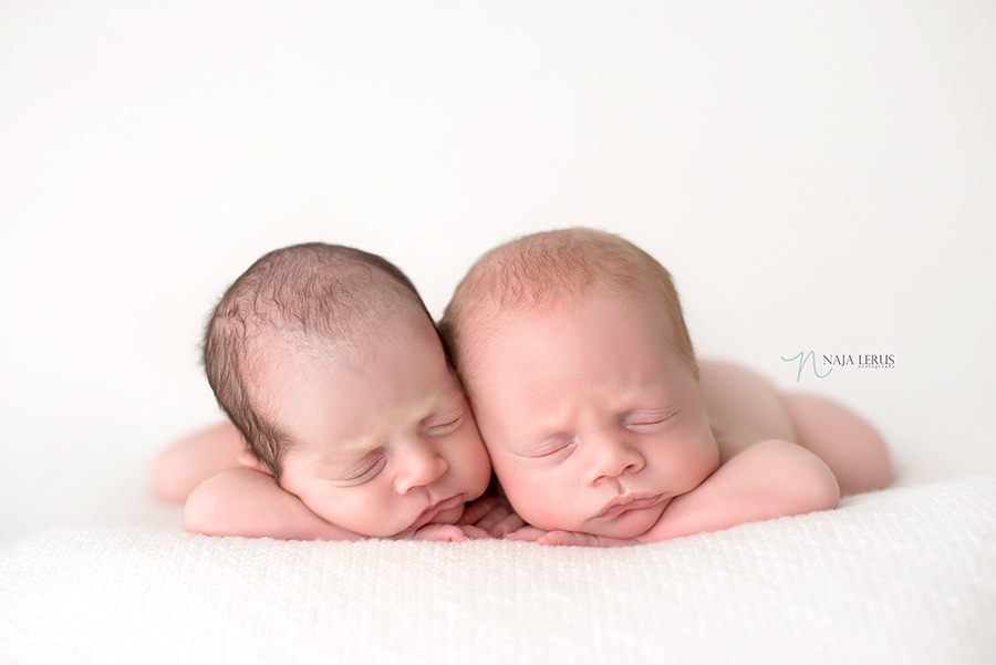 chicago-newborn-twins-images-01