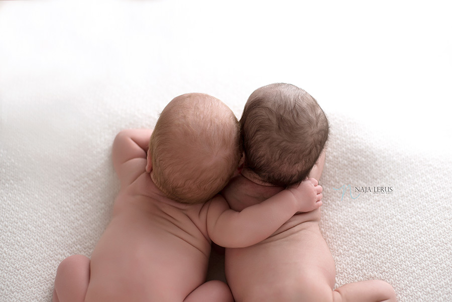 chicago-twins-newborn-images-02