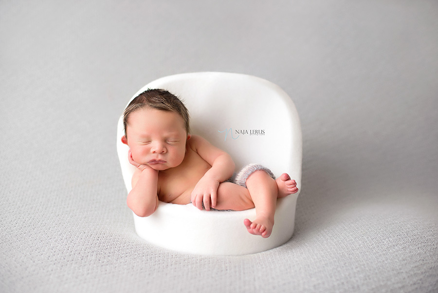 newborn posing chair prop chicago IL